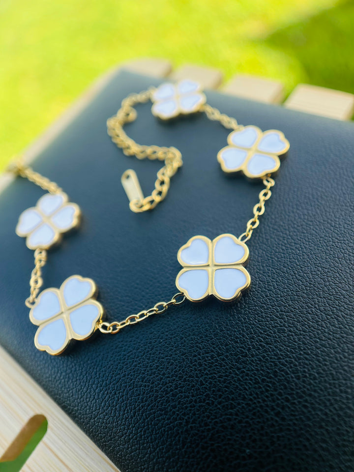 Pulsera de Corazones Blanca