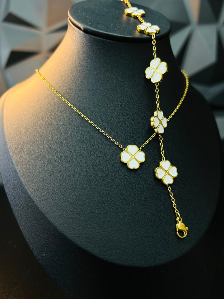 Collar de Corazones Blanco