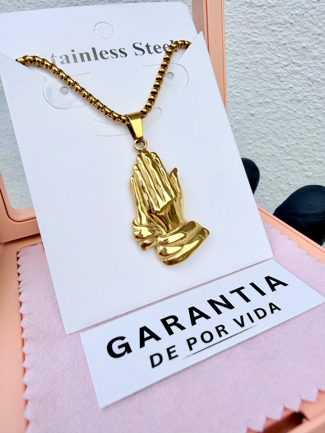 Set con dije de manos Oro