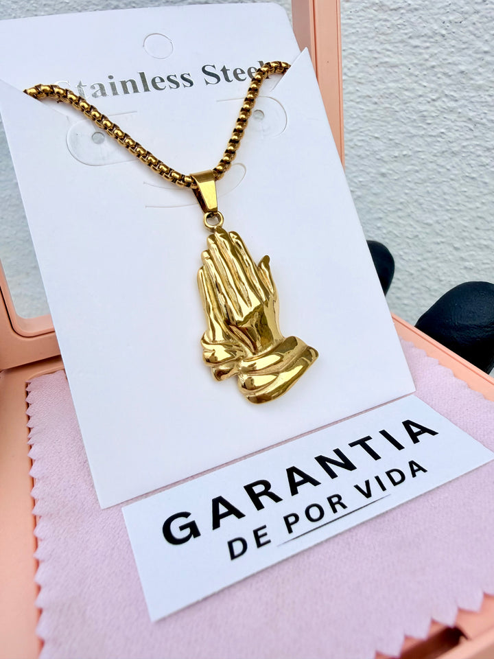 Set con dije de manos Oro
