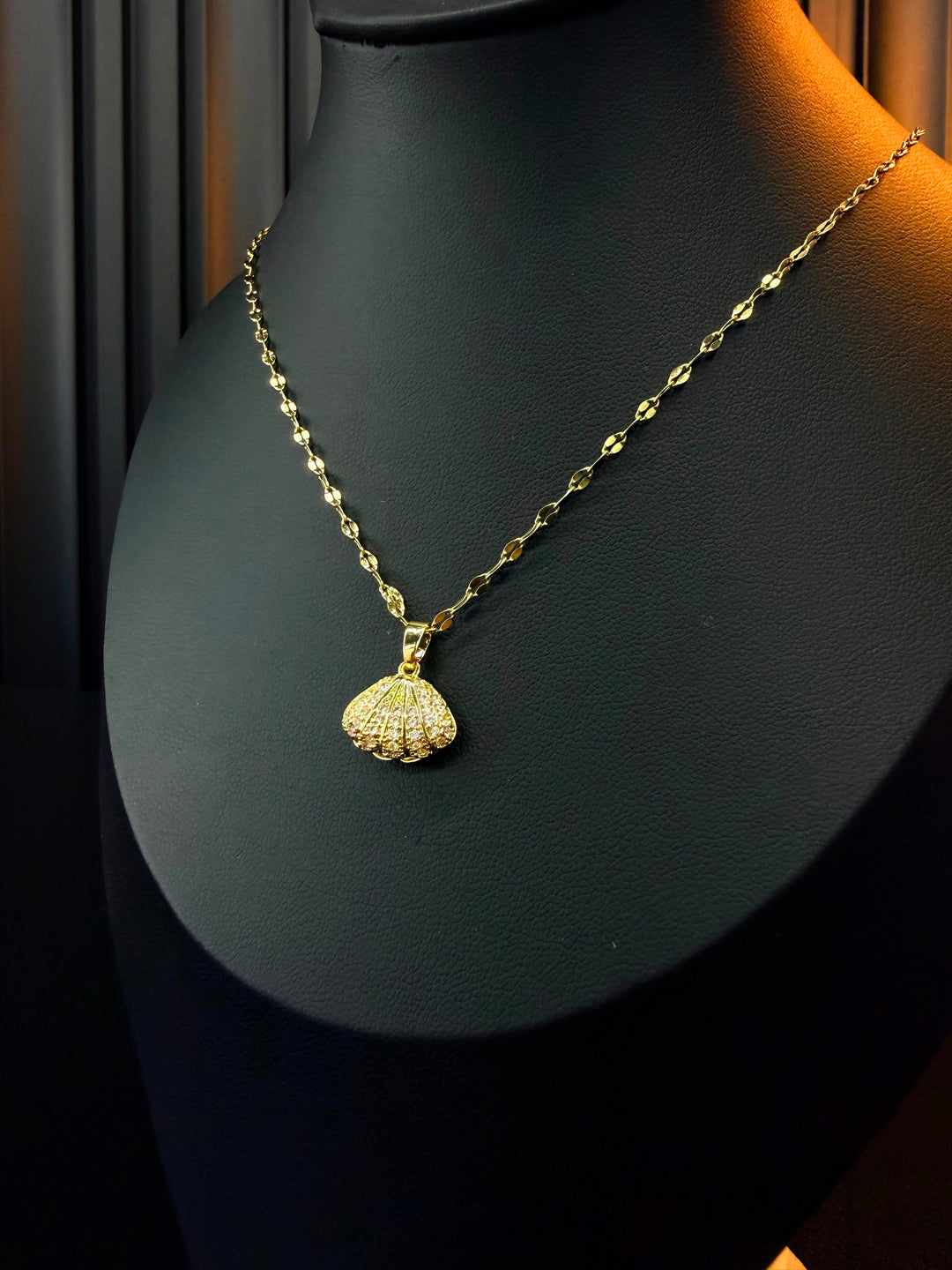 Collar de Concha Brilloso