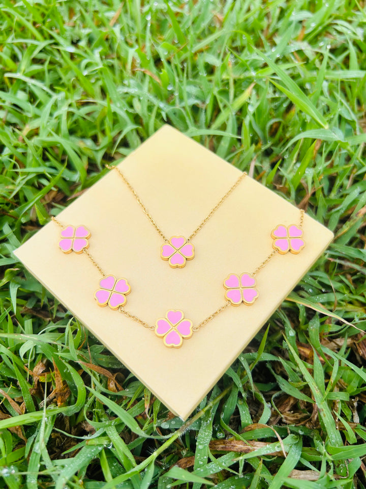 Collar de Corazones Rosa
