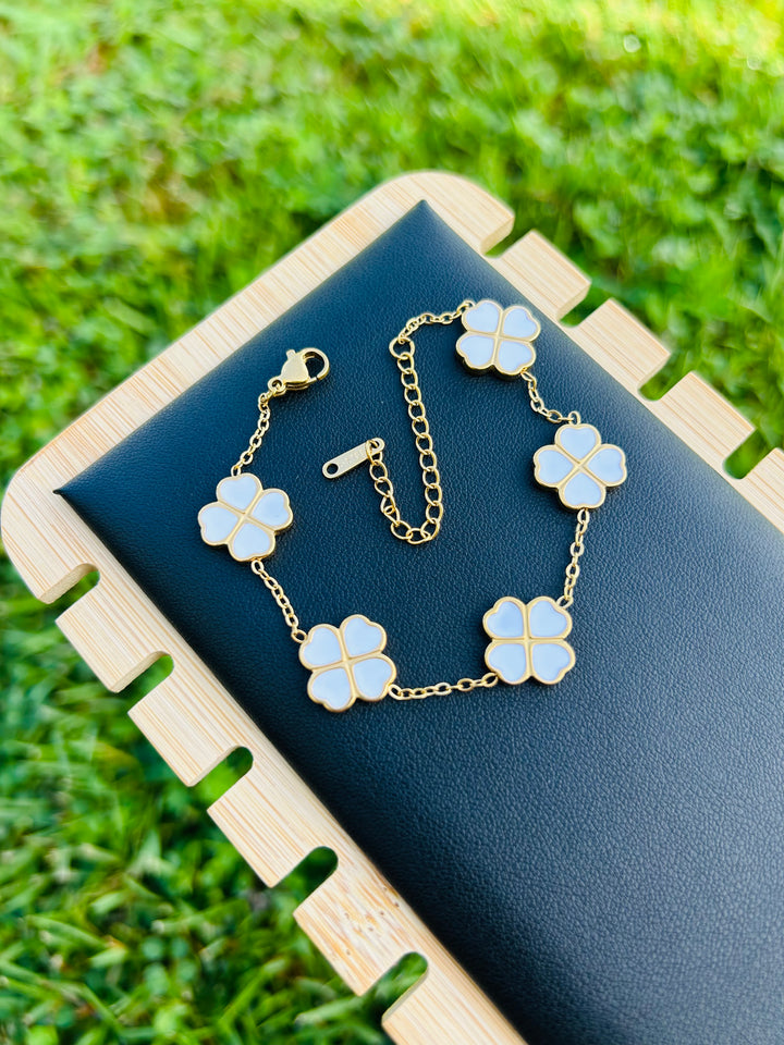 Pulsera de Corazones Blanca