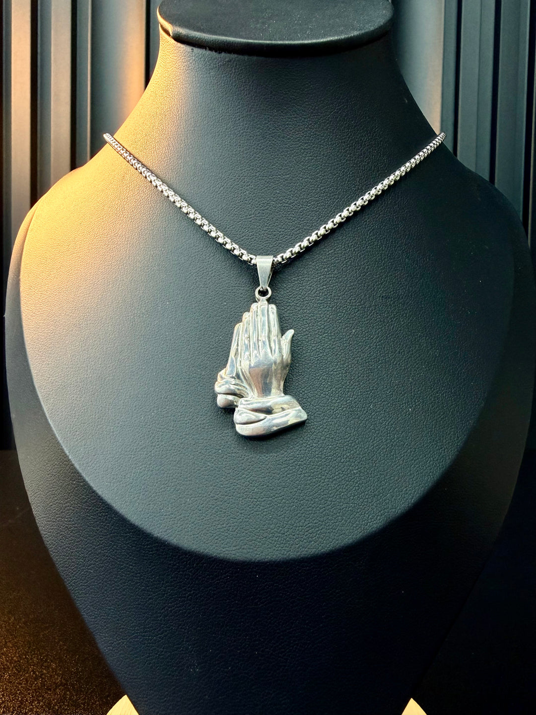 Set con Dije de Manos Plata