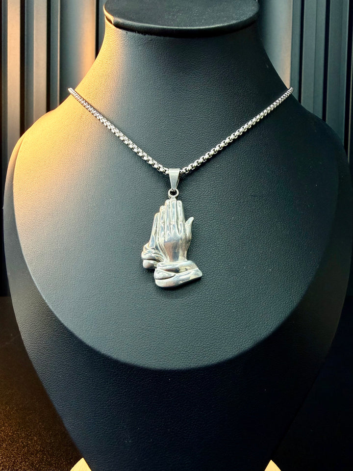 Set con Dije de Manos Plata
