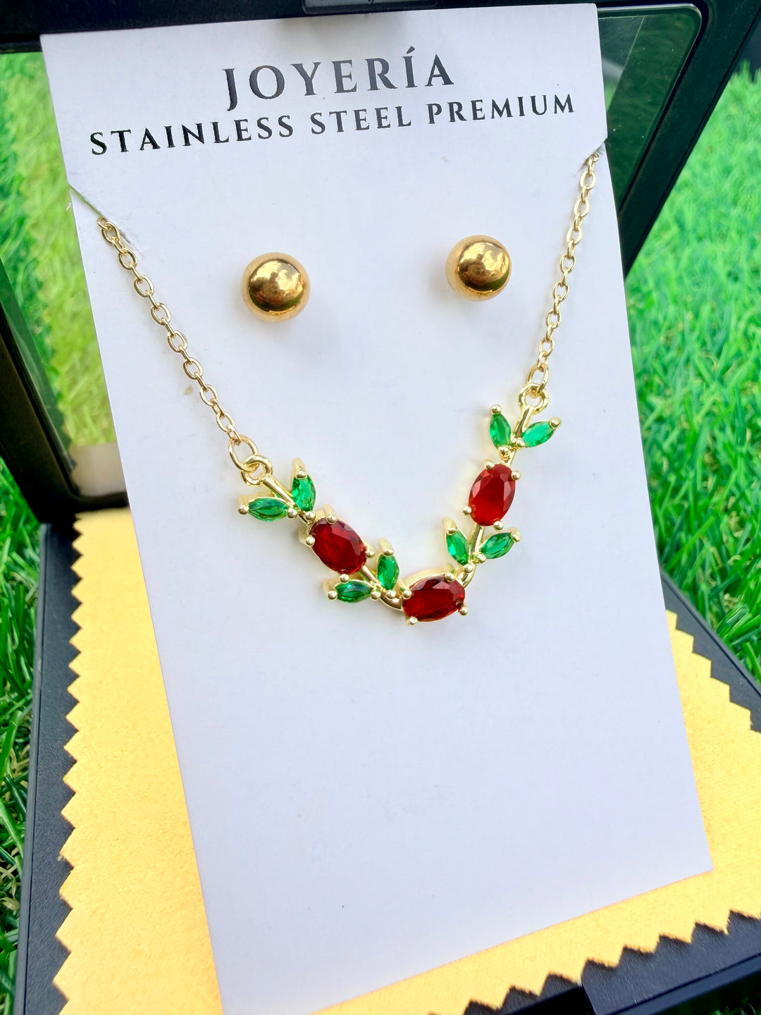 Collar de Flores Rojas
