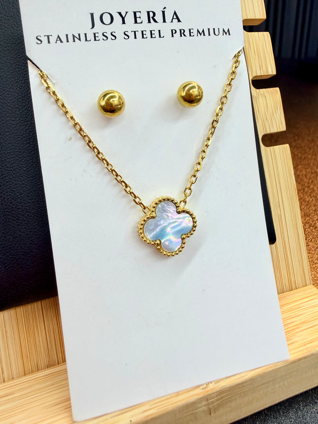 Collar Van Cleef Azul Perlado