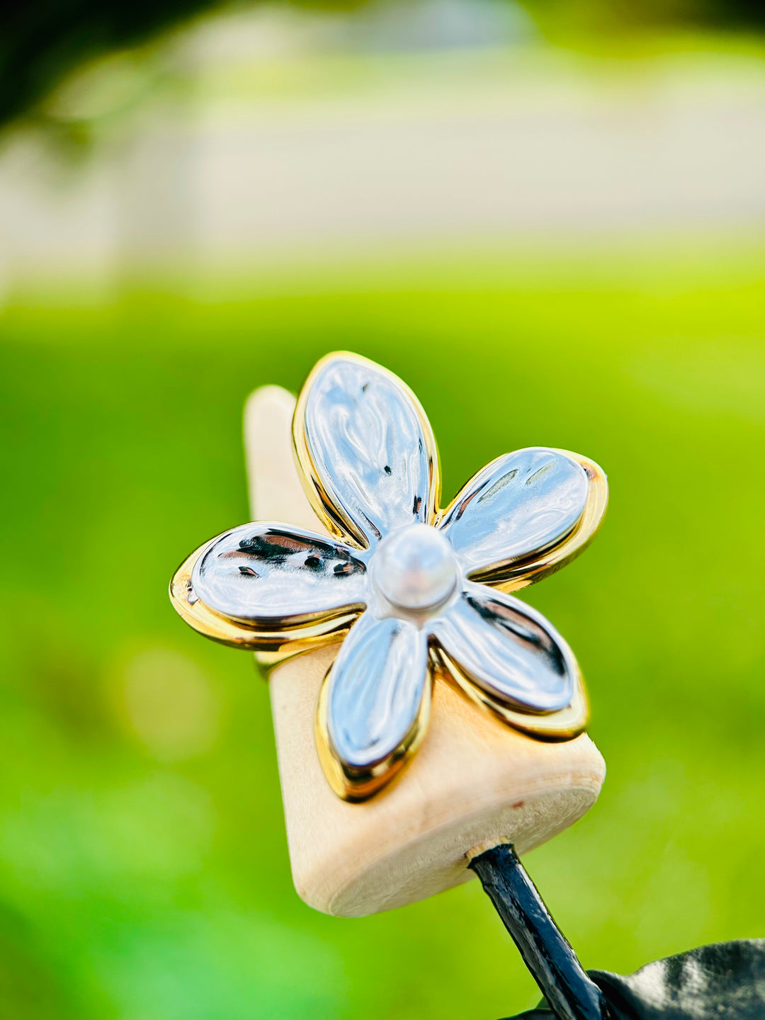 Sortija de Flor Doble Tono