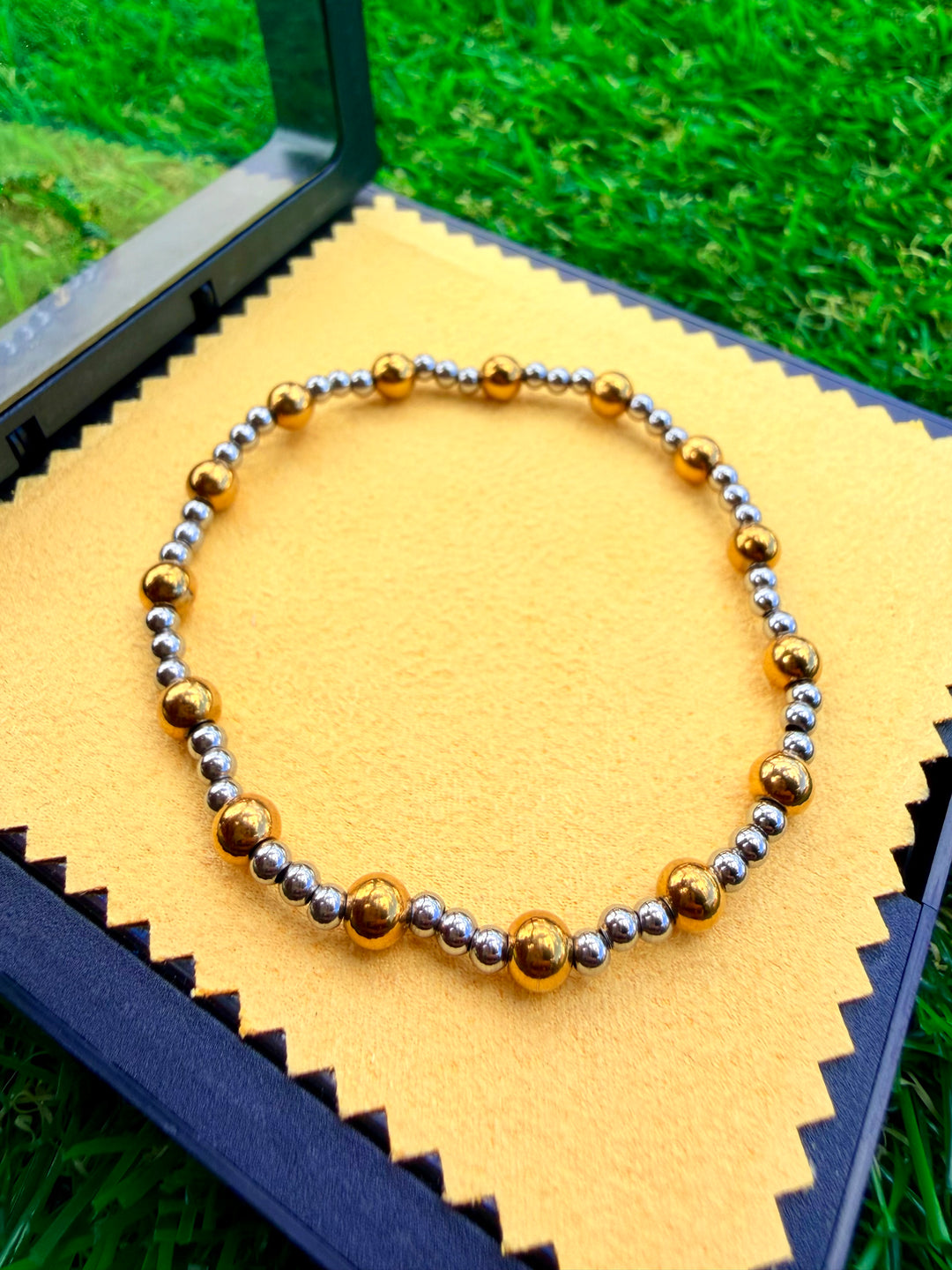 Pulsera de bolitas de hilo 2