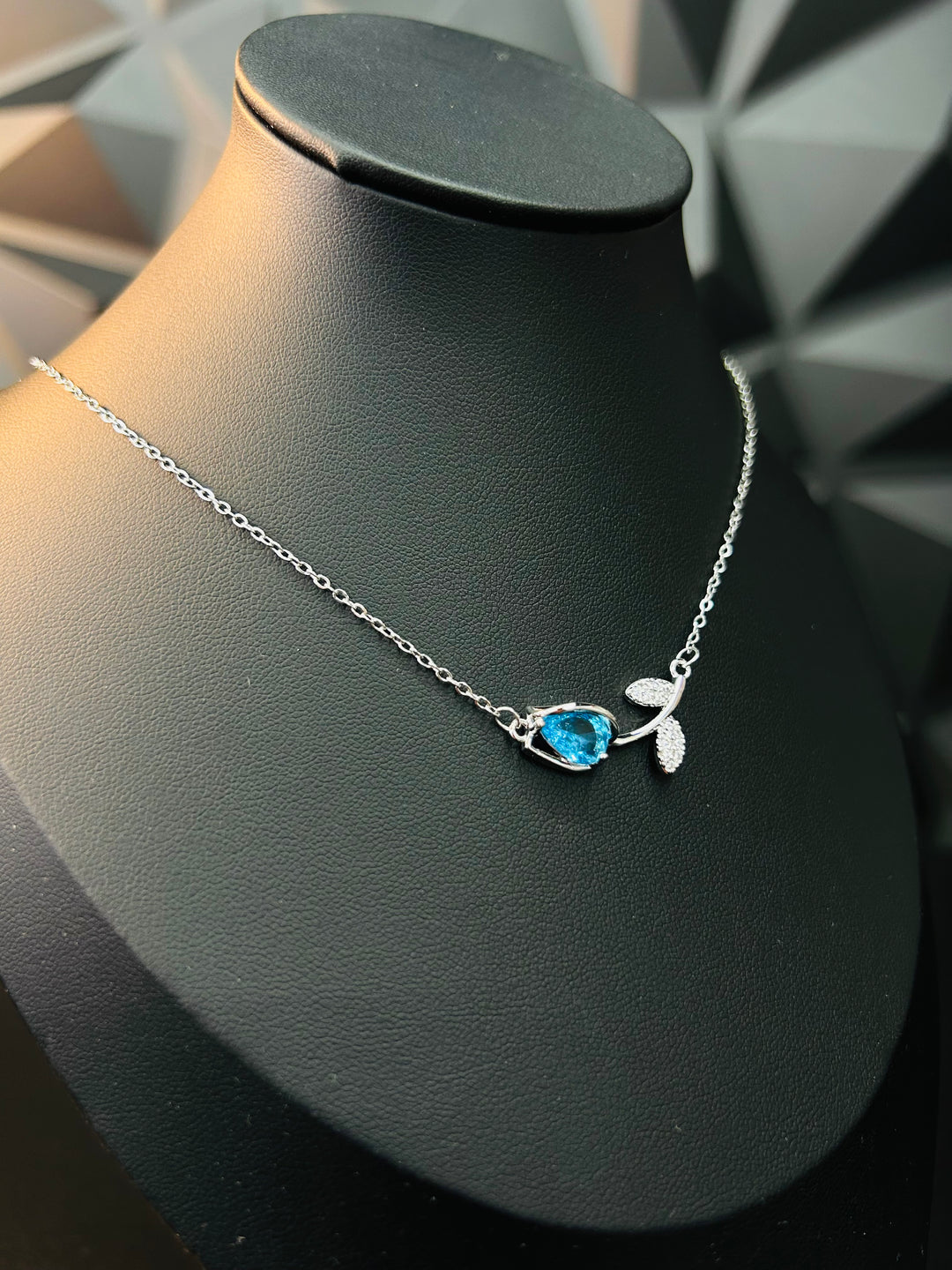 Collar de Tulipan Azul